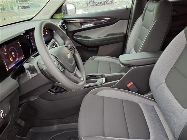 Photo of 2026 Summit White Chevrolet Trailblazer