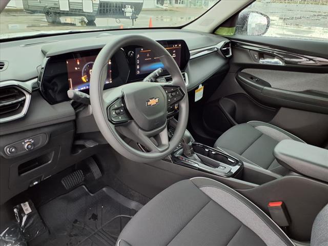 Photo of 2026 Summit White Chevrolet Trailblazer