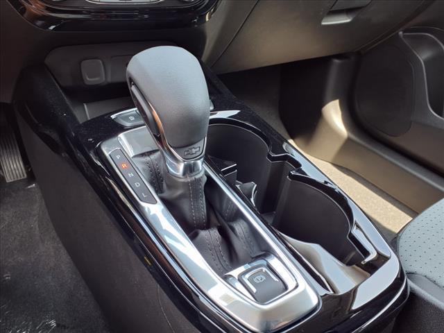 Photo of 2025 Summit White Chevrolet Trax