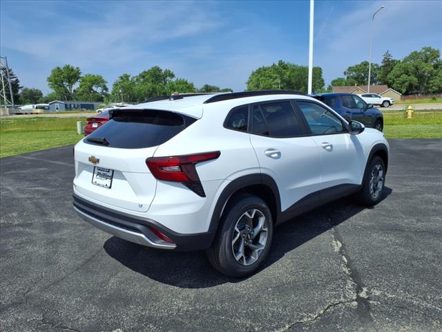 Photo of 2025 Summit White Chevrolet Trax