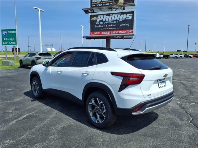 Photo of 2025 Summit White Chevrolet Trax