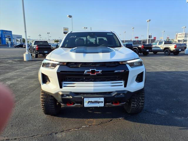 Photo of 2025 Summit White Chevrolet Colorado