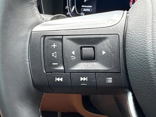 Photo of 2024 Majestic White Black Obsidian INFINITI QX60