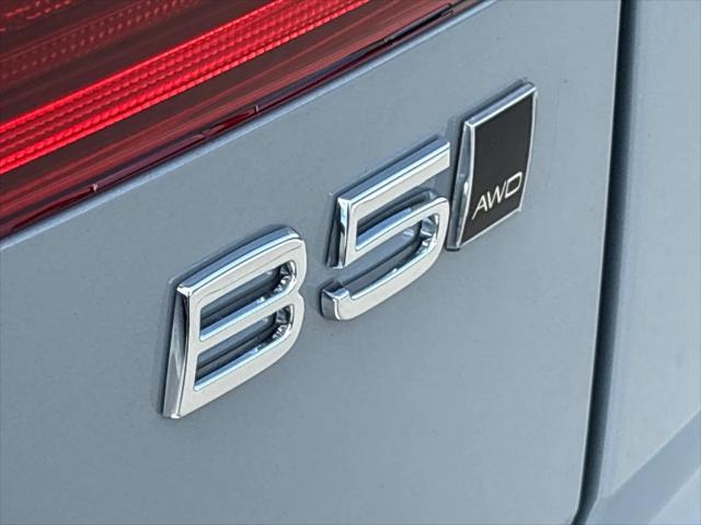 Photo of 2026 Vapour Gray Volvo XC60