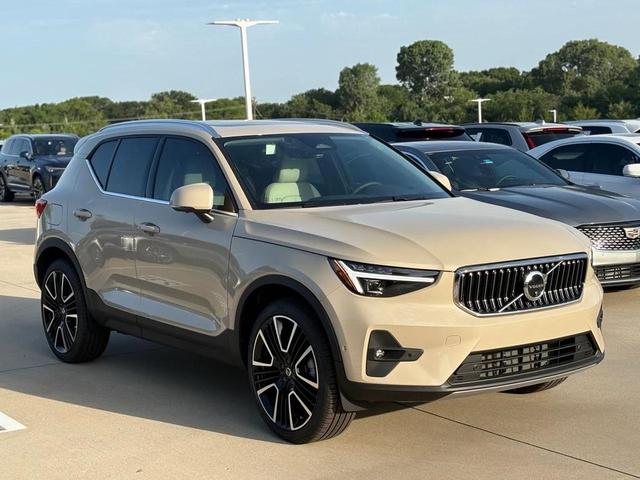 Photo of 2025 Sand Dune Volvo XC40