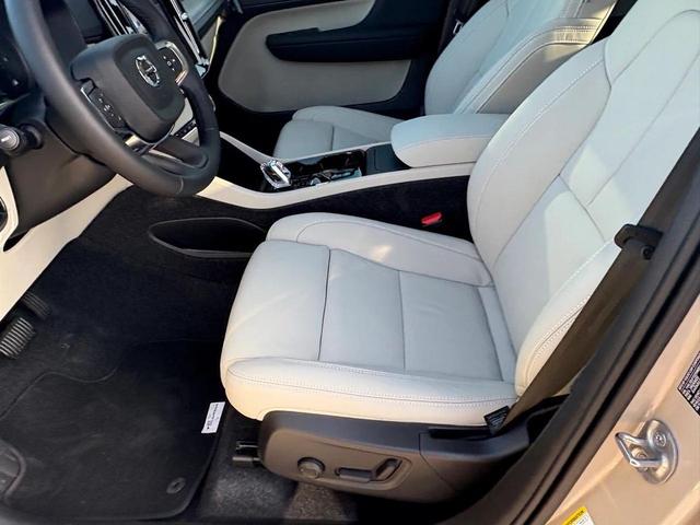 Photo of 2025 Sand Dune Volvo XC40