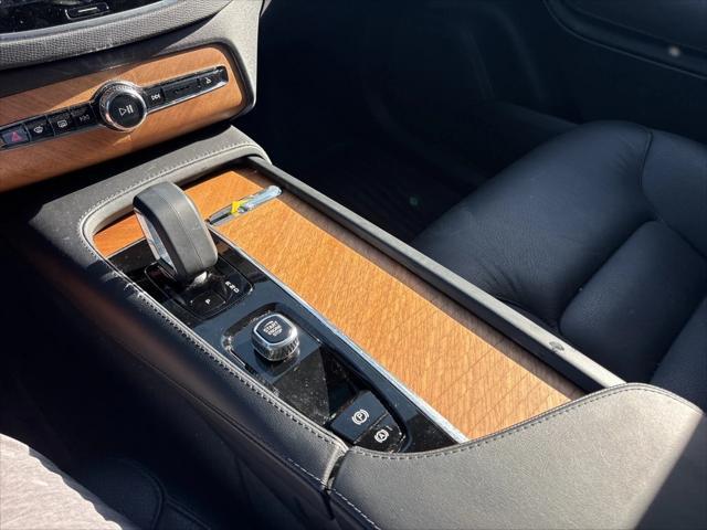 Photo of 2023 Denim Blue Metallic Volvo XC90