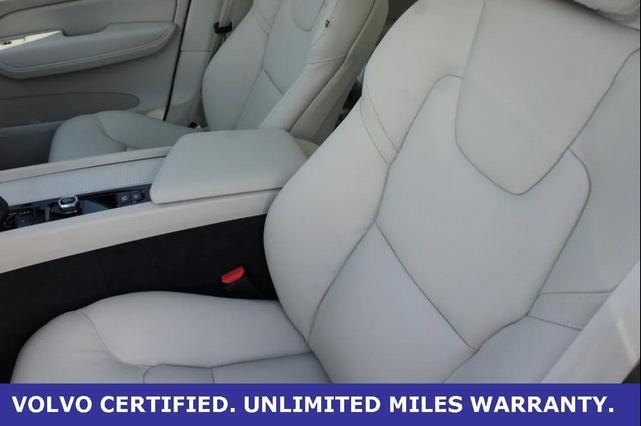 Photo of 2025 Denim Blue Volvo XC60 Plug-In Hybrid