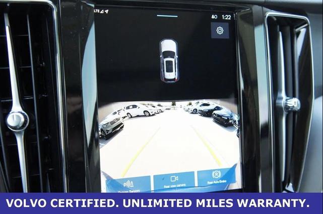 Photo of 2025 Denim Blue Volvo XC60 Plug-In Hybrid
