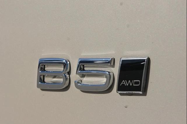 Photo of 2025 Sand Dune Volvo XC40