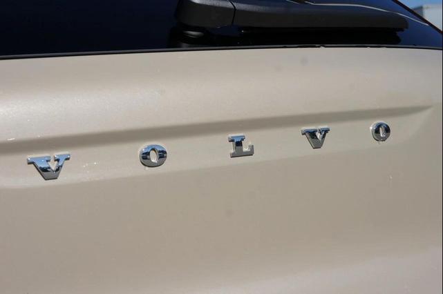 Photo of 2025 Sand Dune Volvo XC40