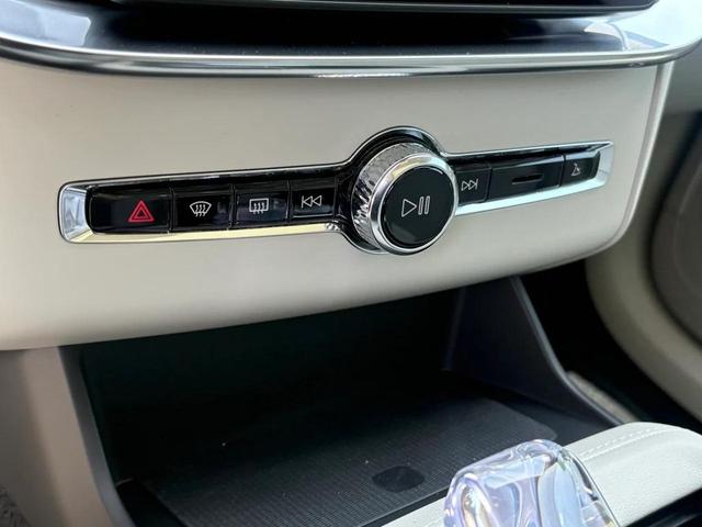 Photo of 2026 Vapour Gray Volvo XC90