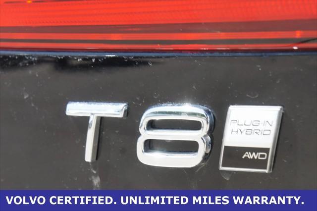 Photo of 2025 Onyx Black Volvo XC60 Plug-In Hybrid