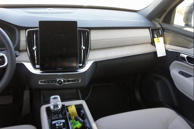 Photo of 2025 Denim Blue Volvo XC90