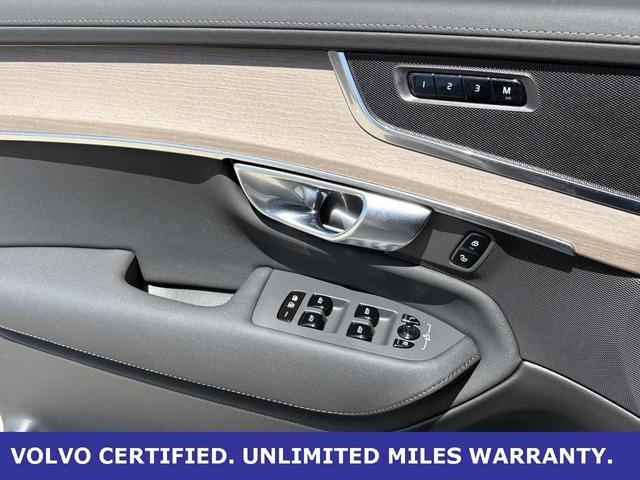 Photo of 2025 Vapour Gray Volvo XC90