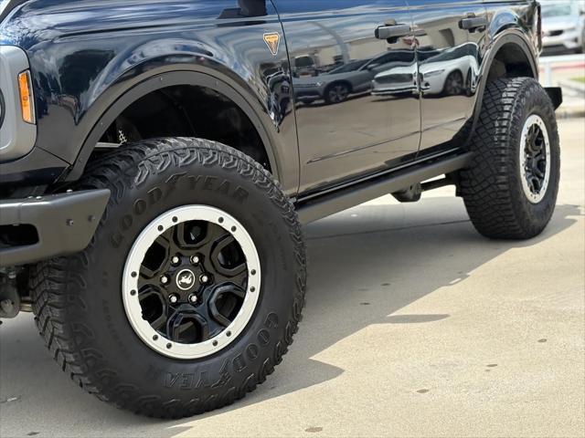 Photo of 2021 Antimatter Blue Metallic Ford Bronco
