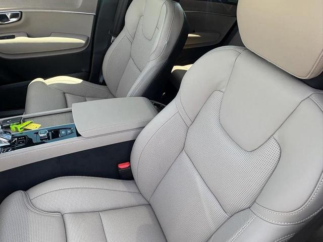 Photo of 2026 Vapour Gray Volvo XC90