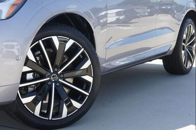 Photo of 2026 Aurora Silver Volvo XC60
