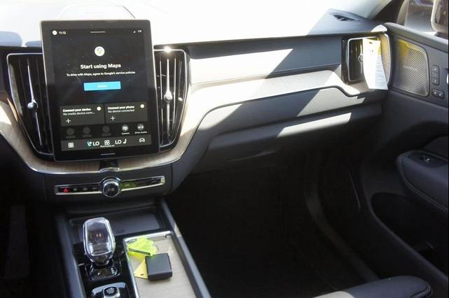 Photo of 2026 Aurora Silver Volvo XC60