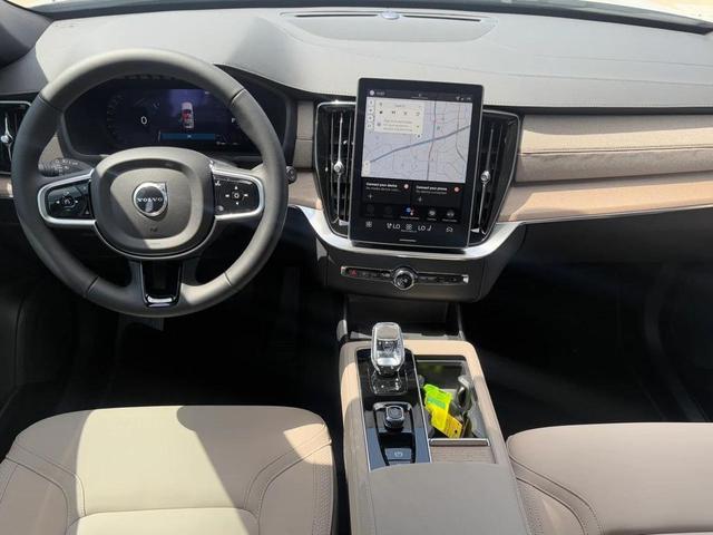 Photo of 2026 Crystal White Pearl Volvo XC90