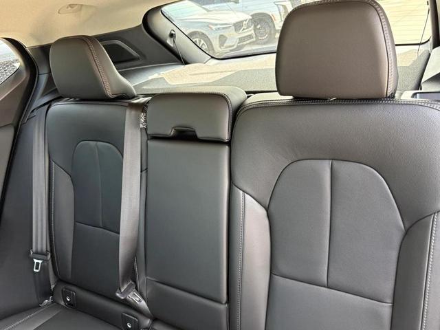 Photo of 2025 Onyx Black Volvo XC40