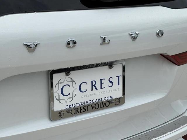 Photo of 2026 Crystal White Volvo XC60