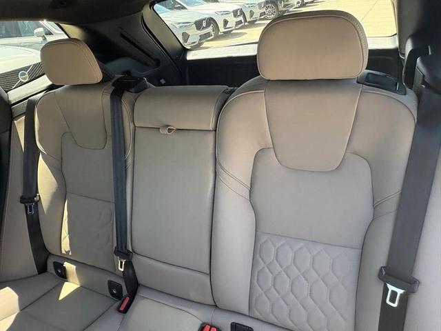Photo of 2026 Crystal White Volvo XC60