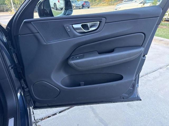 Photo of 2025 Denim Blue Metallic Volvo XC60