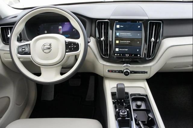 Photo of 2025 Bright Dusk Volvo XC60 Plug-In Hybrid