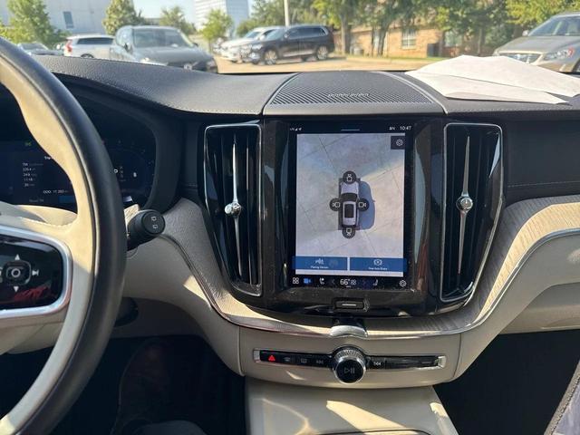 Photo of 2023 Onyx Black Metallic Volvo XC60