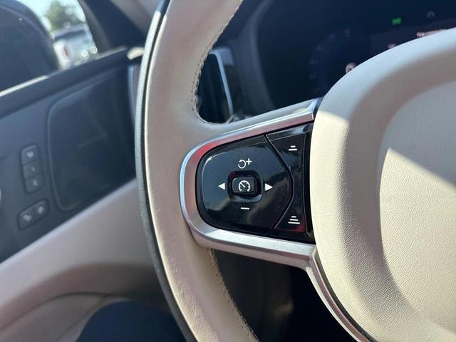 Photo of 2023 Onyx Black Metallic Volvo XC60