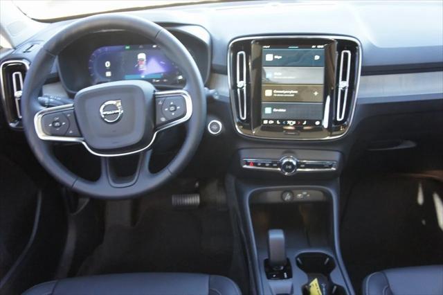 Photo of 2025 Crystal White Pearl Volvo XC40