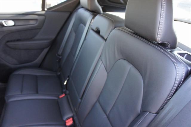 Photo of 2025 Crystal White Pearl Volvo XC40