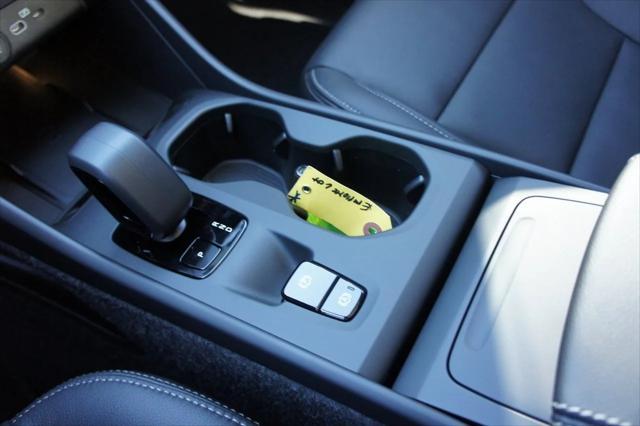 Photo of 2025 Crystal White Pearl Volvo XC40
