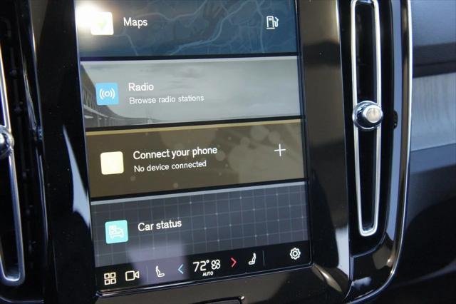 Photo of 2025 Crystal White Pearl Volvo XC40