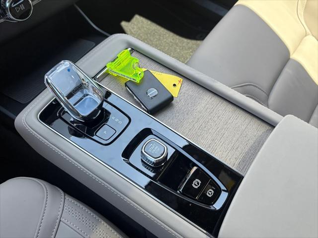 Photo of 2026 Vapour Gray Volvo XC90