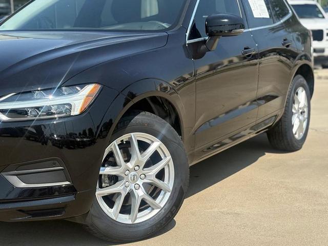 Photo of 2020 Onyx Black Metallic Volvo XC60