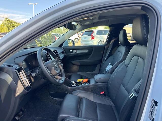 Photo of 2025 Cloud Blue Volvo XC40