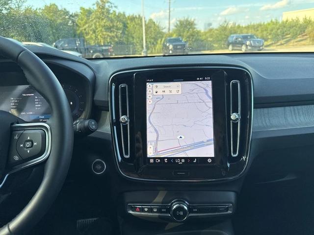 Photo of 2025 Cloud Blue Volvo XC40