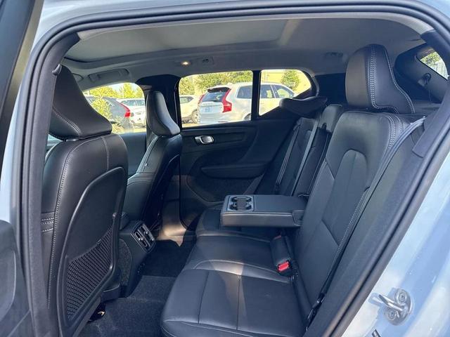 Photo of 2025 Cloud Blue Volvo XC40