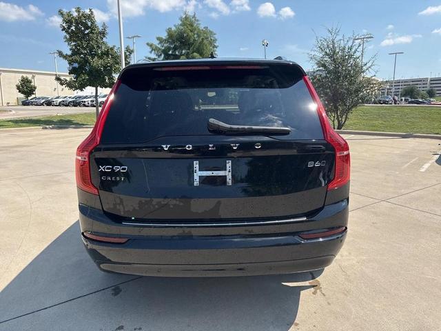 Photo of 2023 Onyx Black Metallic Volvo XC90
