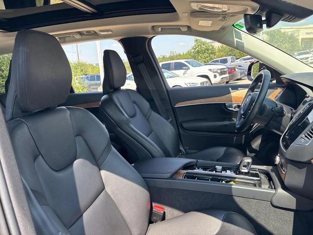 Photo of 2023 Onyx Black Metallic Volvo XC90