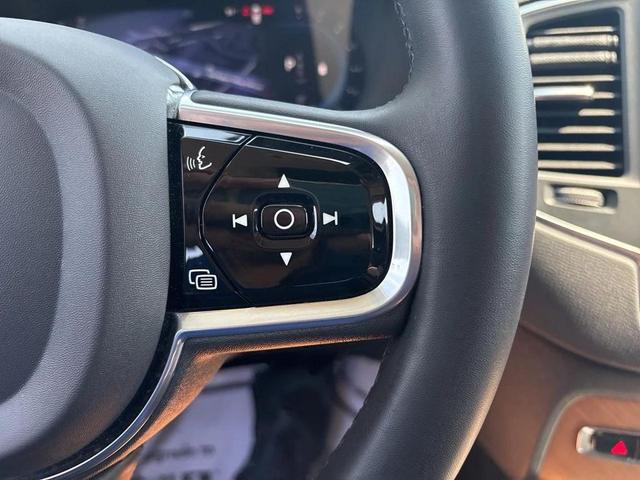 Photo of 2023 Onyx Black Metallic Volvo XC90