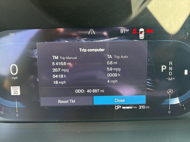 Photo of 2023 Onyx Black Metallic Volvo XC90