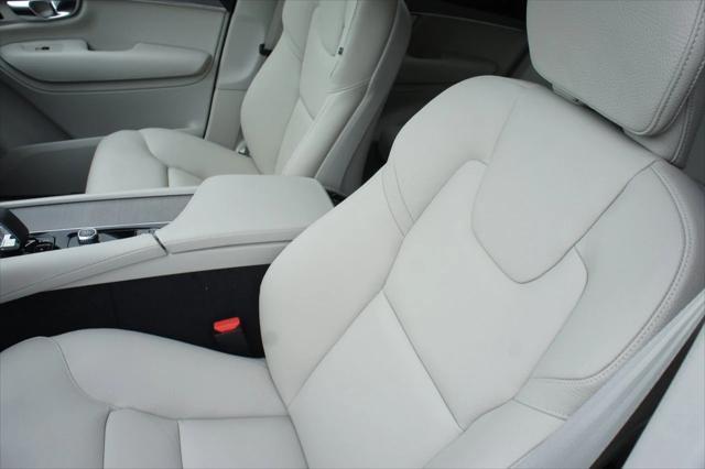 Photo of 2025 Denim Blue Volvo XC90