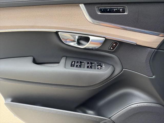 Photo of 2026 Vapour Gray Volvo XC90