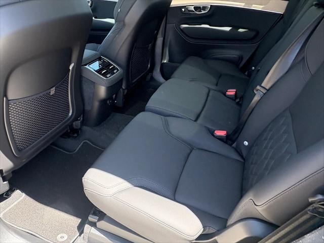 Photo of 2026 Vapour Gray Volvo XC90