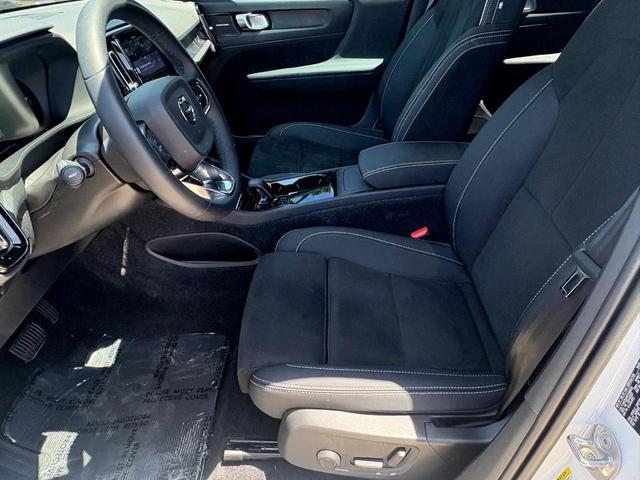 Photo of 2023 Crystal White Metallic Volvo XC40 Recharge Pure Electric