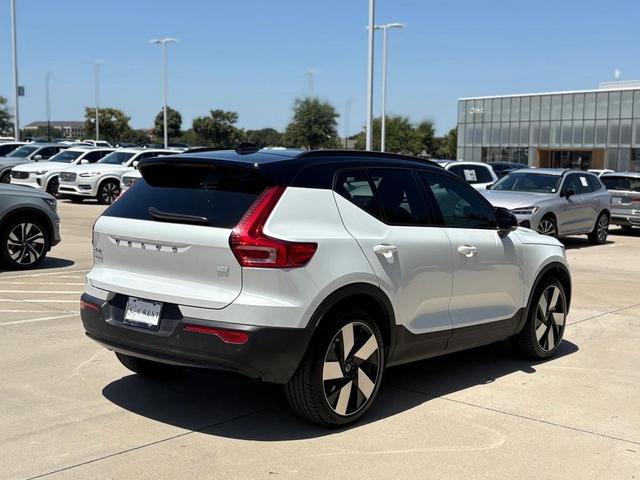 Photo of 2023 Crystal White Metallic Volvo XC40 Recharge Pure Electric