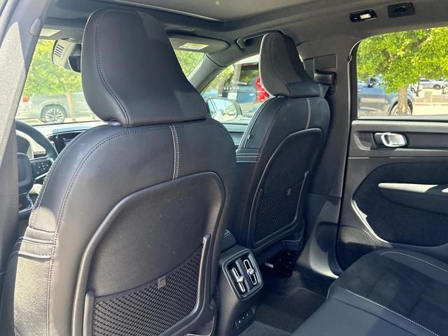 Photo of 2023 Crystal White Metallic Volvo XC40 Recharge Pure Electric